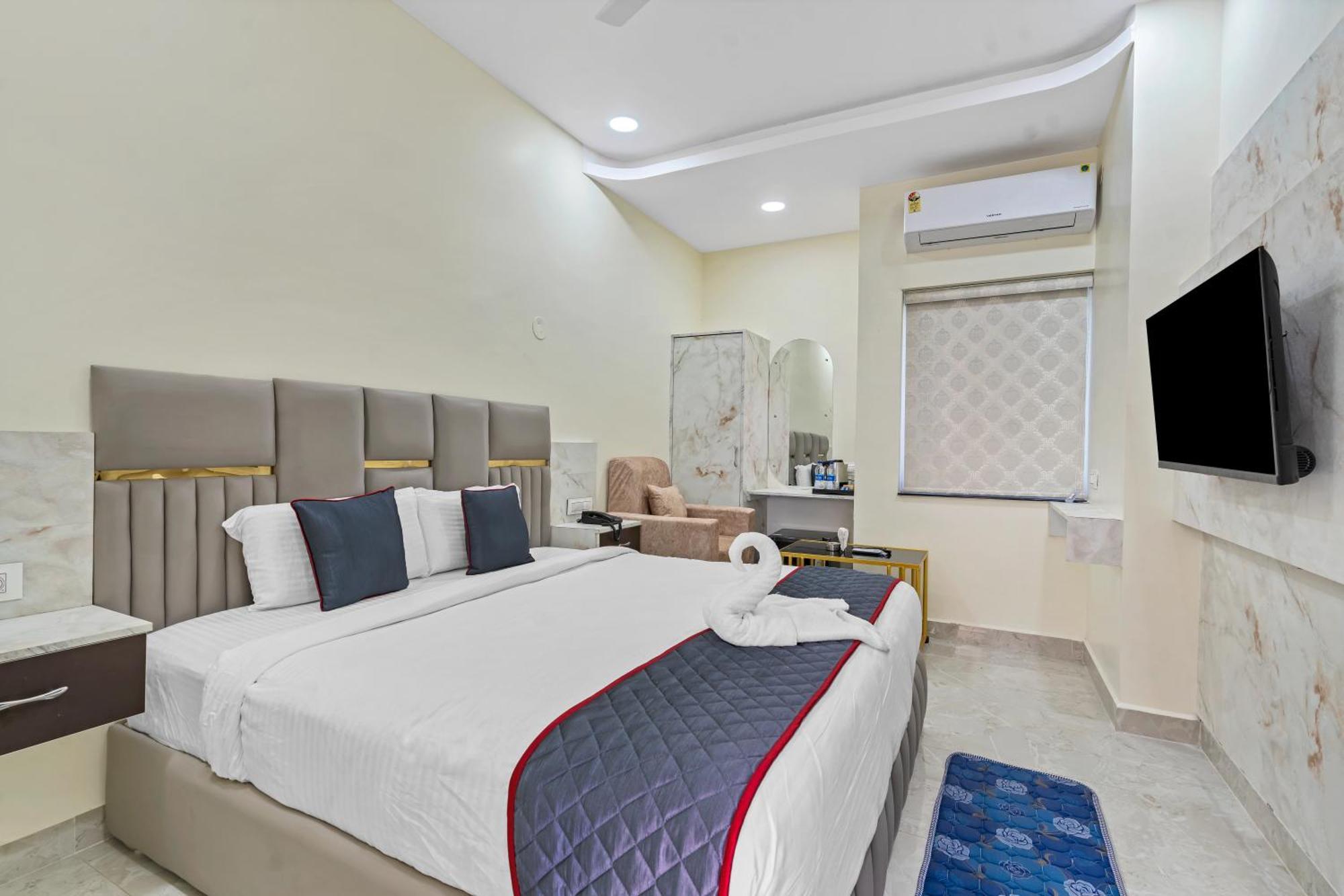 Hotel Sky Land Khammam Exterior foto